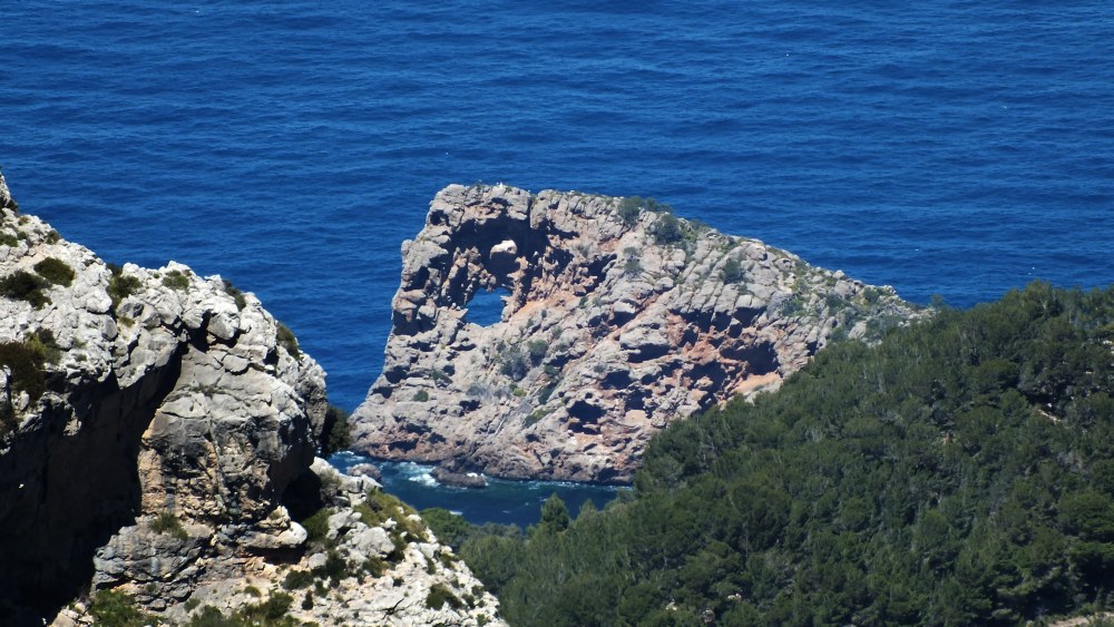das Loch im Fels- Punta de Na Forada