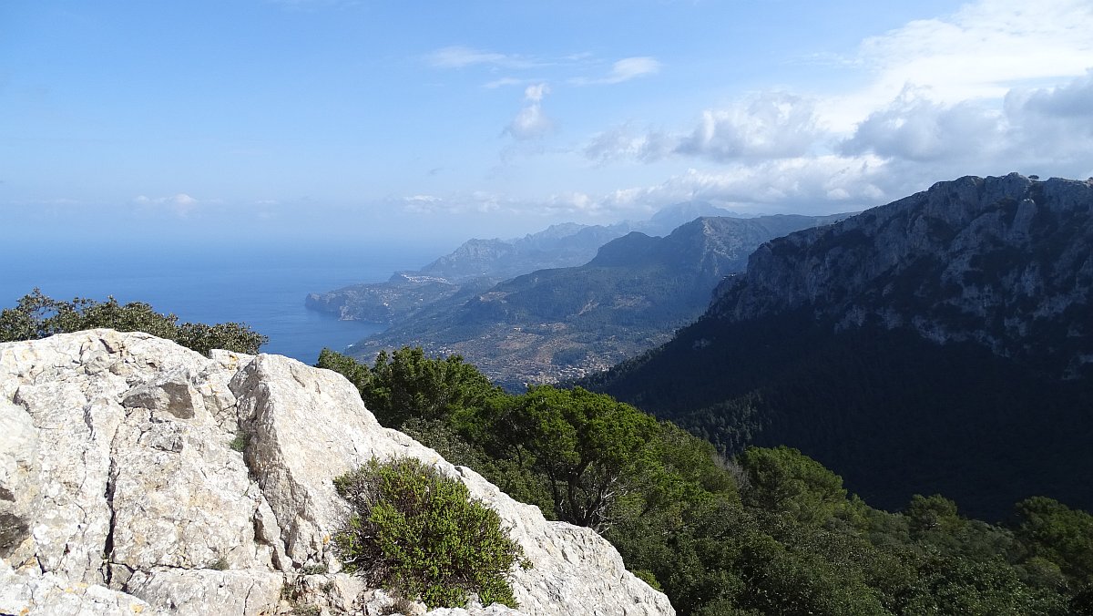 Blick nach Deià