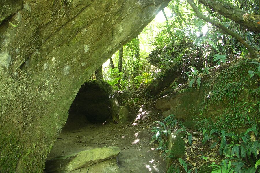 Onepoto Caves