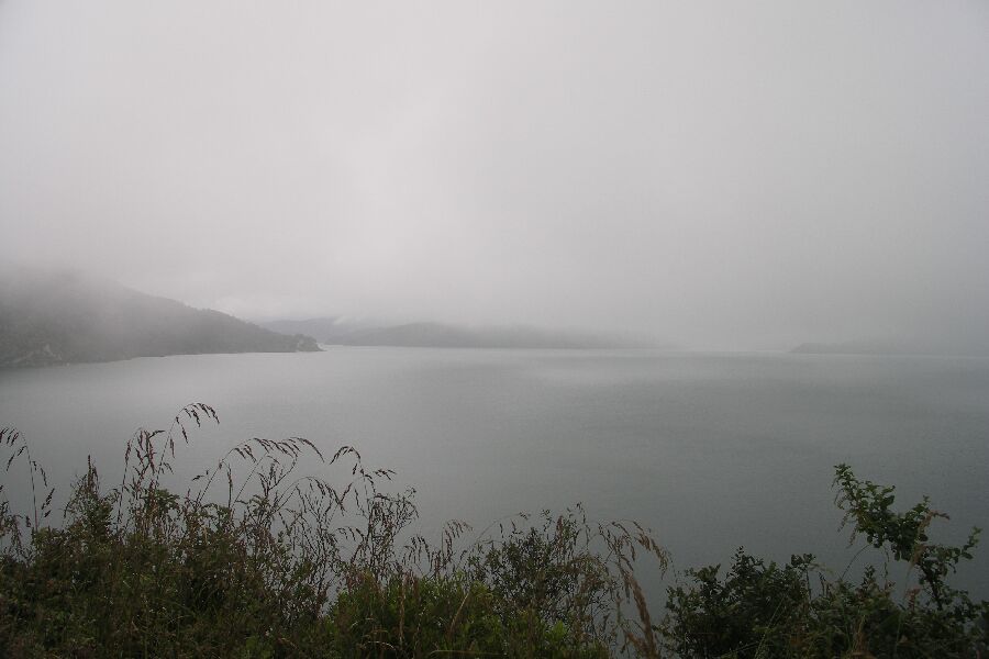 Lake Waikaremoana am Morgen- brrr