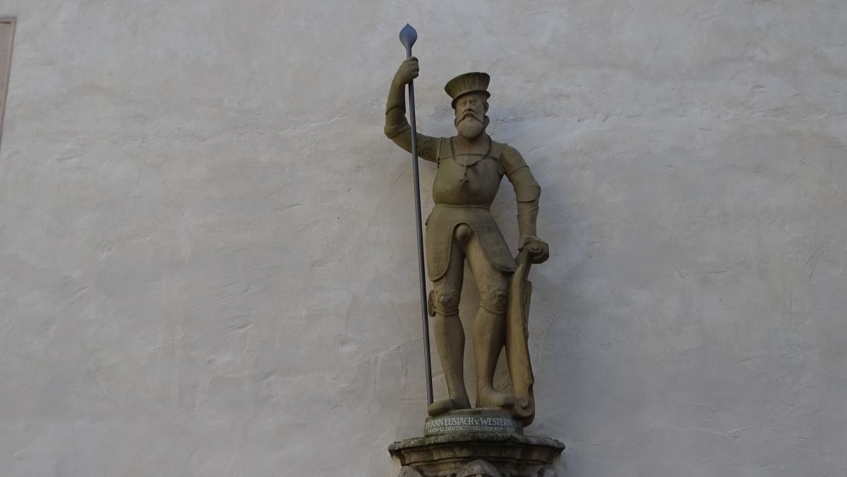 Figur im Deutschordensschloss Bad Mergentheim